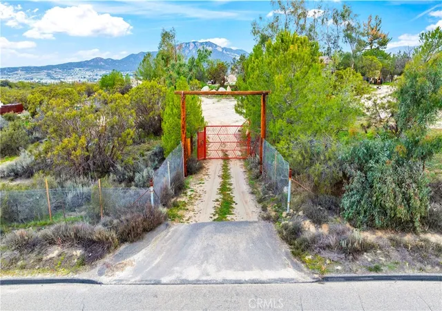 2nd image of 50800 Hernley Rd, Aguanga, CA 92536 | MLS# IV26015987