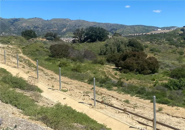 3rd image of 2 Coya Trail, Chatsworth, CA 91311 | MLS# SR26016320