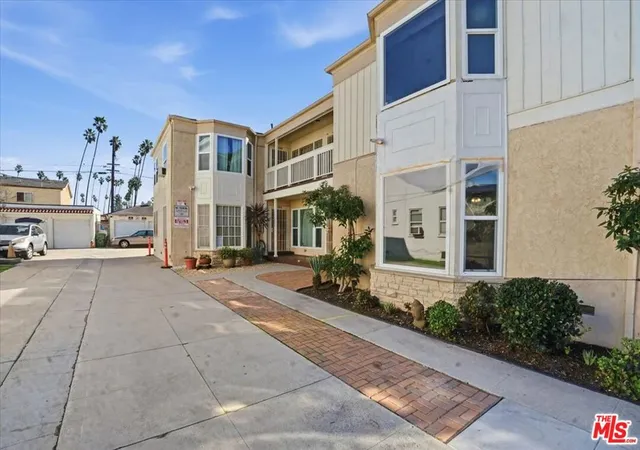 Homes for sale in Los Angeles, CA | 1642 Crenshaw Blvd, Los Angeles, CA 90019 | MLS# 26642047