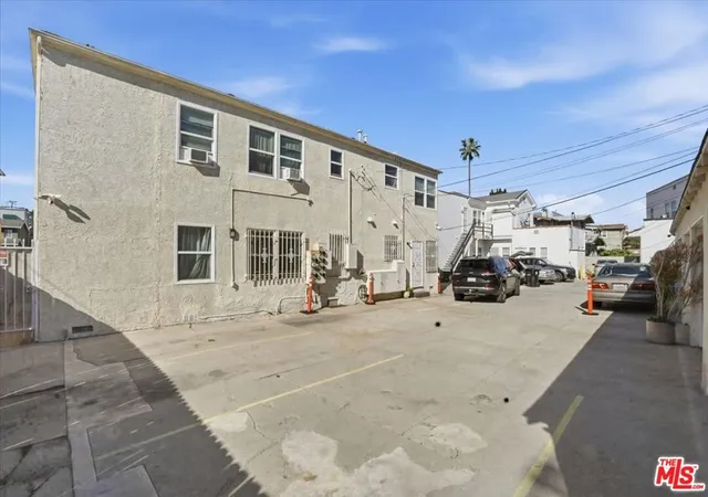 Homes for sale in Los Angeles, CA | 1642 Crenshaw Blvd, Los Angeles, CA 90019 | MLS# 26642047