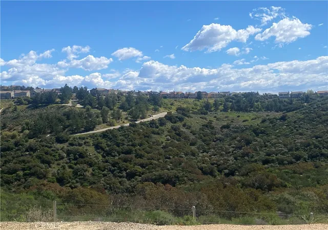 3rd image of 4 Coya Trail, Chatsworth, CA 91311 | MLS# SR26016392