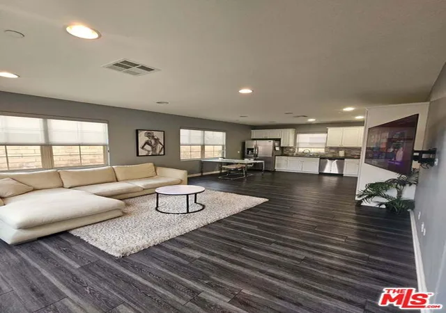 2nd image of 21816 Moveo Dr, Santa Clarita, CA 91350 | MLS# 26642027