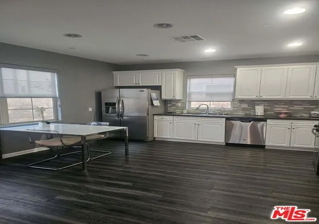 3rd image of 21816 Moveo Dr, Santa Clarita, CA 91350 | MLS# 26642027