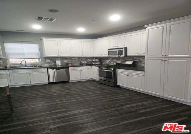 4th image of 21816 Moveo Dr, Santa Clarita, CA 91350 | MLS# 26642027
