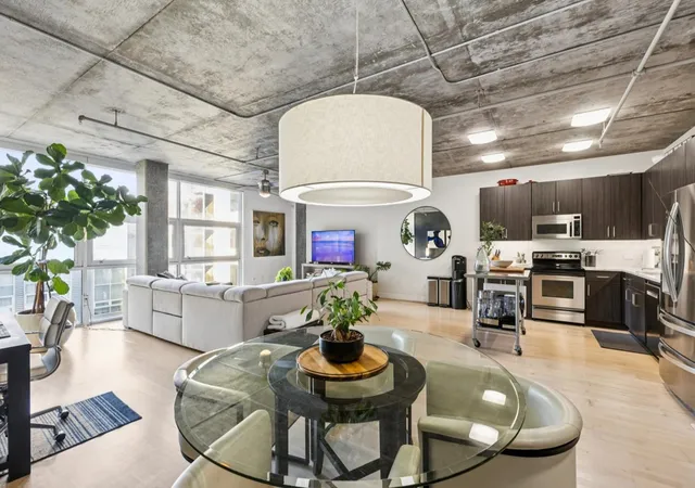 2nd image of 311 311 Oak St #720, Oakland, CA 94607 | MLS# 41121789