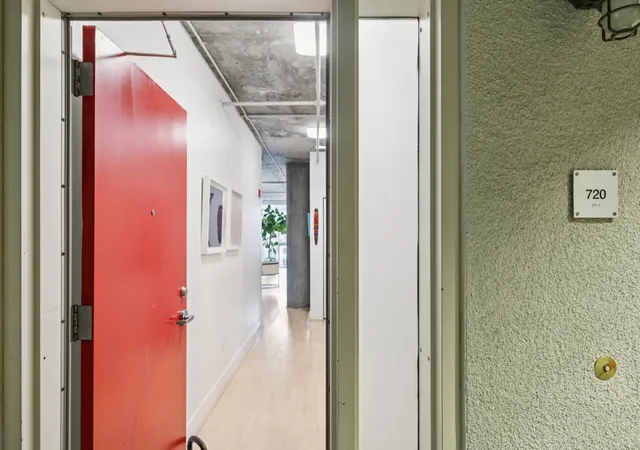 4th image of 311 311 Oak St, Oakland, CA 94607