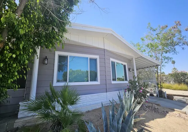1st image of 33 Diamond E Dr, Palm Desert, CA 92260 | MLS# 219141949DA