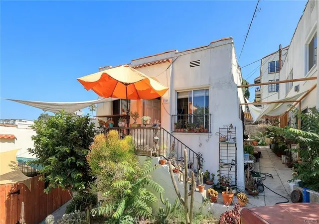 4th image of Lilac Terrace Condominiums, Los Angeles, CA 90026