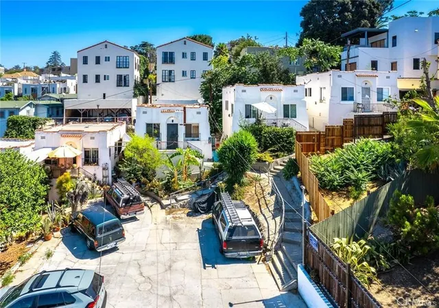 5th image of Lilac Terrace Condominiums, Los Angeles, CA 90026