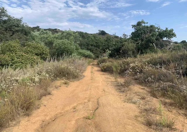 2nd image of 17484 Rockwood Rd, Escondido, CA 92027 | MLS# NDP2600752