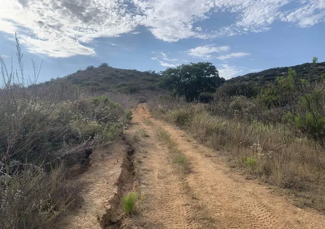 3rd image of 17484 Rockwood Rd, Escondido, CA 92027 | MLS# NDP2600752