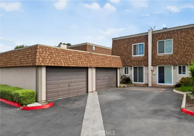 Photo 2 of Townhouse for sale at 4467 Anne Sladon, Oceanside, CA 92057 | MLS# IV26016964 | Listing updated on 2026-09-16