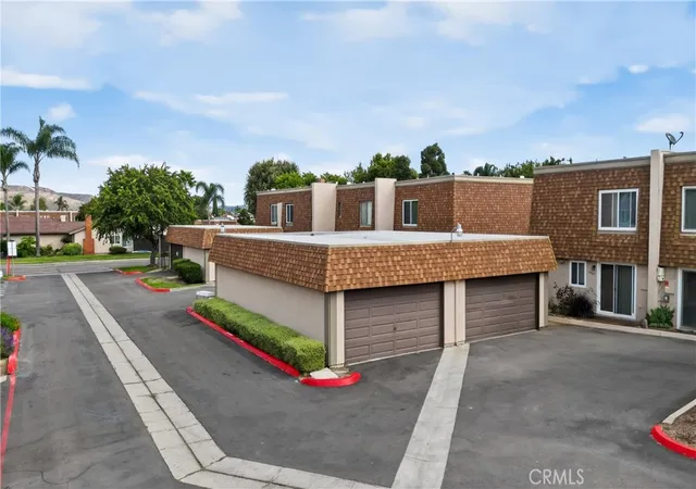 Photo 3 of Townhouse for sale at 4467 Anne Sladon, Oceanside, CA 92057 | MLS# IV26016964 | Listing updated on 2026-09-16