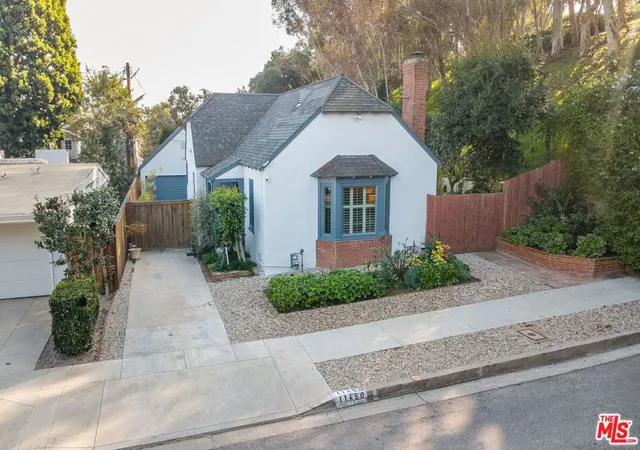 Homes for sale in Los Angeles, CA | 11450 Bolas St, Los Angeles, CA 90049 | MLS# 26640491