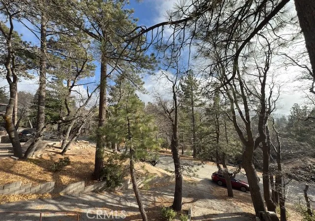 Photo 3 of Single family home for sale at 33058 Juniper Ln, Green Valley Lake, CA 92341 | MLS# IV26017144 | Listing updated on 2026-09-18