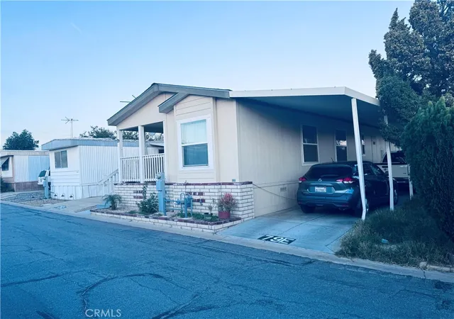 Photo 1 of Manufactured home for sale at 17333 Valley Blvd #79E, Fontana, CA 92335 | MLS# CV26017290 | Listing updated on 2026-08-31
