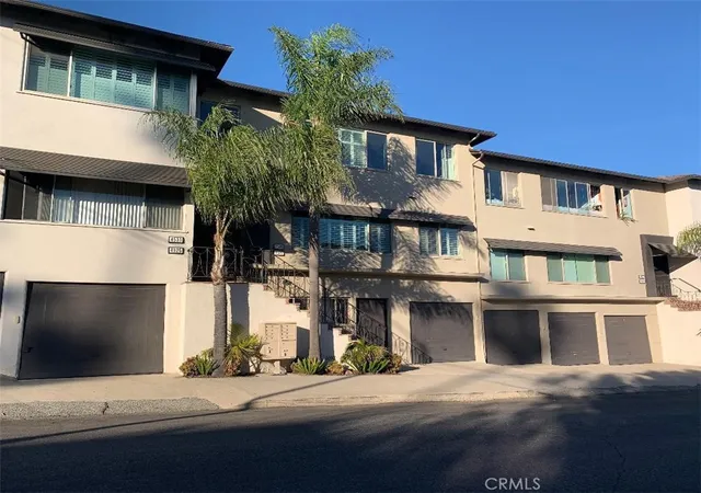 Photo 1 of Sale Pending at 4527 E Shaw, Long Beach, CA 90803 | MLS# PW26015038 | Listing updated on 2026-05-28
