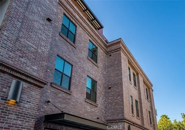 Photo 2 of Condo for sale at 581 Higuera St #202, San Luis Obispo, CA 93401 | MLS# SC25256411 | Listing updated on 2026-10-04