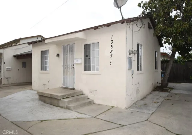 Homes for sale in Hawthorne, CA | 13525 Kornblum Ave, Hawthorne, CA 90250 | MLS# SB26017333