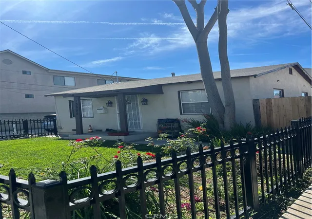 Homes for sale in Hawthorne, CA | 13525 Kornblum Ave, Hawthorne, CA 90250 | MLS# SB26017333