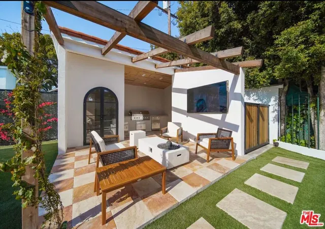 4th image of 180 S Vista St, Los Angeles, CA 90036 | MLS# 26640721