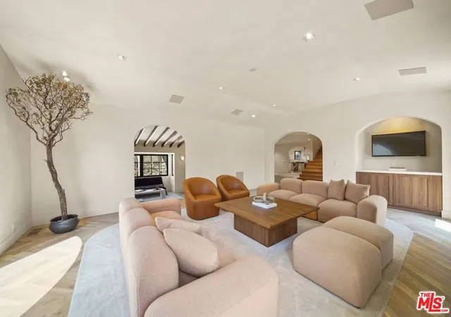 5th image of 180 S Vista St, Los Angeles, CA 90036 | MLS# 26640721