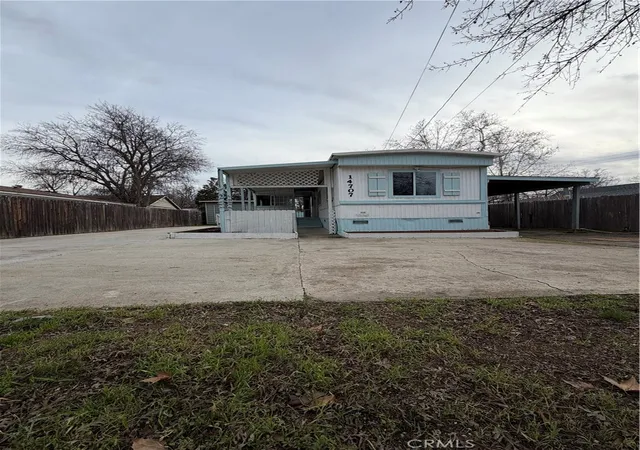 Photo 2 of Manufactured home for sale at 14707 Walnut Ave, Clearlake, CA 95422 | MLS# LC26017851 | Listing updated on 2026-03-01