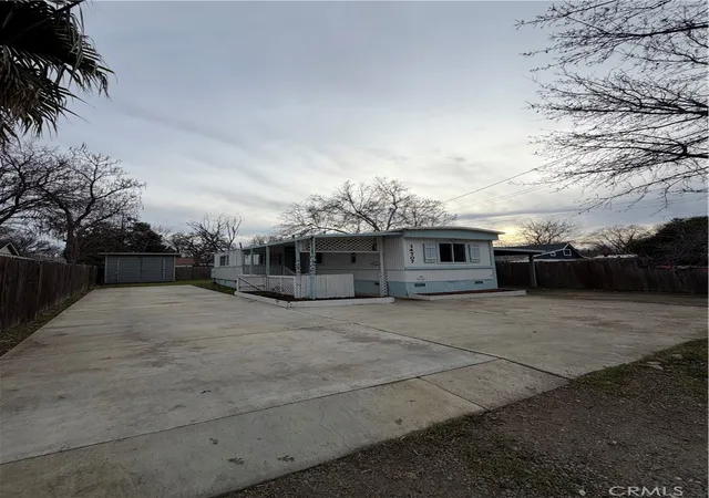 Photo 3 of Manufactured home for sale at 14707 Walnut Ave, Clearlake, CA 95422 | MLS# LC26017851 | Listing updated on 2026-03-01