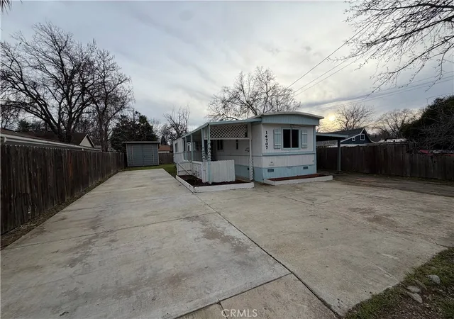 Photo 3 of Manufactured home for sale at 14707 Walnut Ave, Clearlake, CA 95422 | MLS# LC26017851 | Listing updated on 2026-03-01