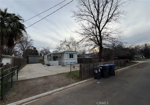 Photo 4 of Manufactured home for sale at 14707 Walnut Ave, Clearlake, CA 95422 | MLS# LC26017851 | Listing updated on 2026-03-01