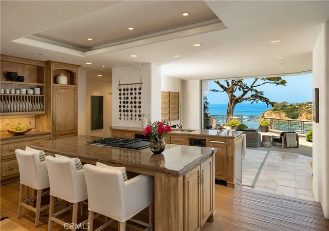 Photo 4 of Single family home for sale at 199 Emerald Bay, Laguna Beach, CA 92651 | MLS# LG25281782 | Listing updated on 2026-05-18