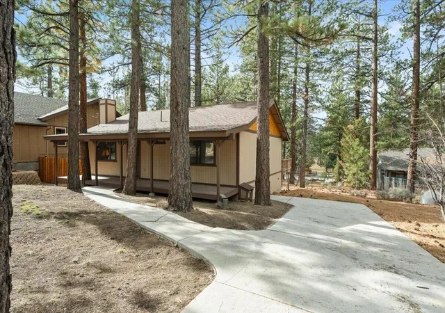 3rd image of 148 Crystal Lake Rd, Big Bear Lake, CA 92315 | MLS# 219142104PS