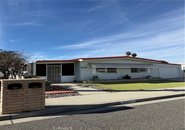 Photo 1 of Manufactured home for sale at 1025 S Lyon, Hemet, CA 92543 | MLS# SW26018120 | Listing updated on 2026-10-03