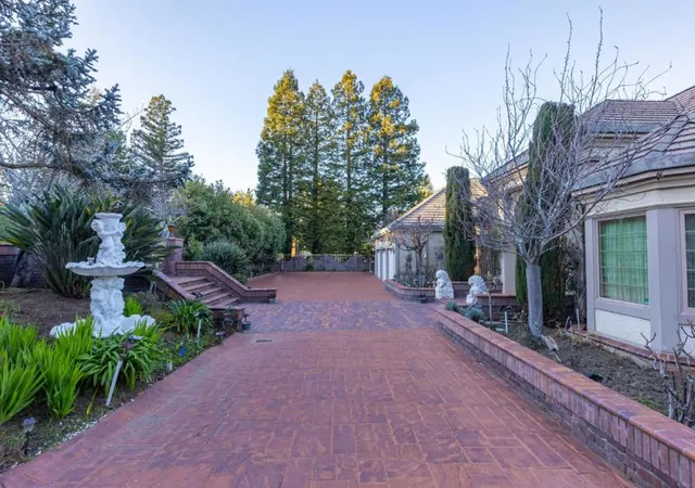 5th image of 2930 Privet Dr, Hillsborough, CA 94010 | MLS# ML82032512