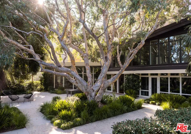 1st image of 2179 Mandeville Canyon Rd, Los Angeles, CA 90049 | MLS# 26640891