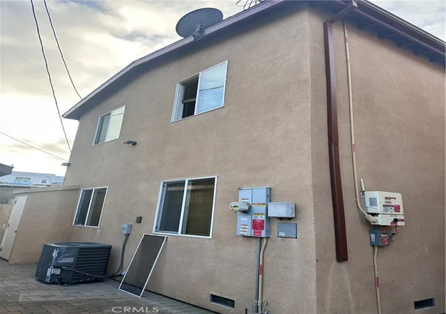 Homes for sale in Los Angeles, CA | 1737 W 37Th St, Los Angeles, CA 90018 | MLS# DW26018523
