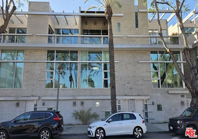 1st image of 717 N Highland Ave #9, Los Angeles, CA 90038 | MLS# 26643315