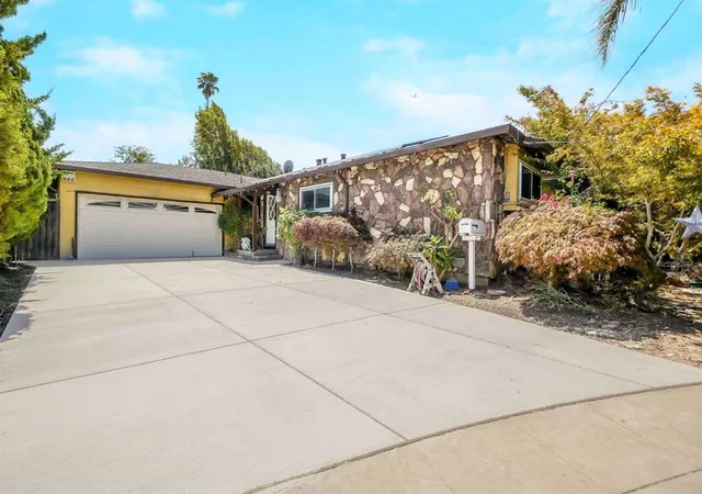 3rd image of 512 Teasdale Pl, Hayward, CA 94544 | MLS# 41122100