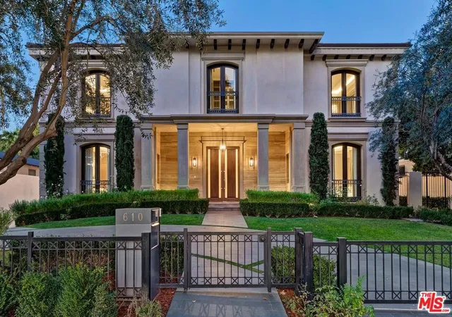 Homes for sale in Beverly Hills, CA | 610 N Rodeo Dr, Beverly Hills, CA 90210 | MLS# 26643243