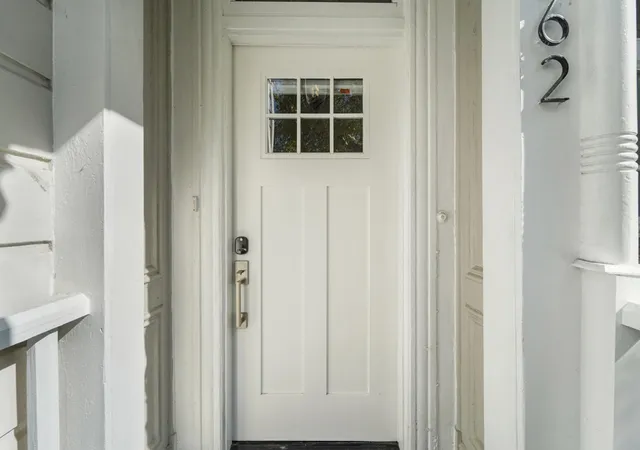 Photo 3 of Single family home for sale at 1662 14th Street, Oakland, CA 94607 | MLS# 41122117 | Listing updated on 2026-02-02