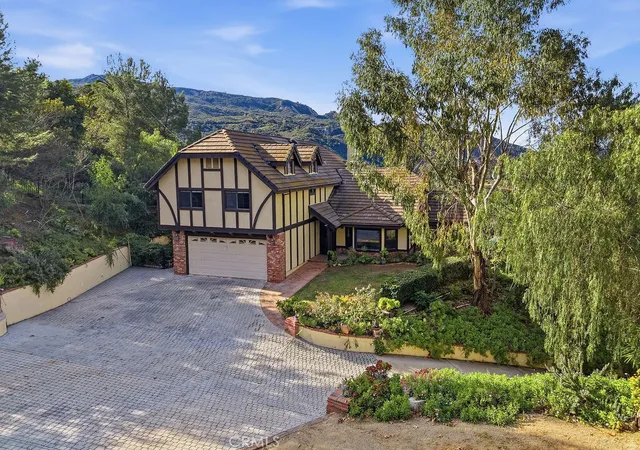 Photo 3 of Single family home for sale at 24300 Sylvan Glen, Calabasas, CA 91302 | MLS# PW26018891 | Listing updated on 2026-09-30