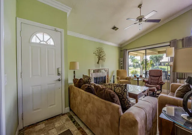 Listing Photo 4 - Condo for sale in building located at 76895 Morocco Rd, Palm Desert, CA 92211