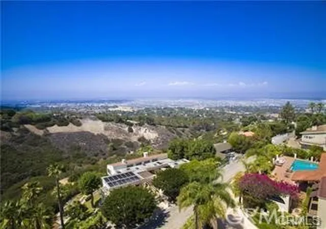 3rd image of 8 Chaparral Ln, Rancho Palos Verdes, CA 90275 | MLS# NP26010762
