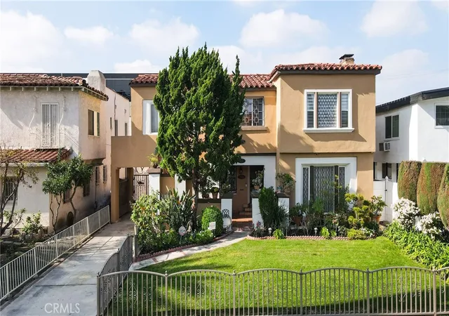 Homes for sale in Beverly Hills, CA | 137 N Hamilton Dr, Beverly Hills, CA 90211 | MLS# SR26018202