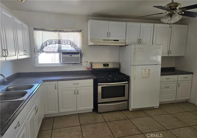 Photo 3 of Single family home for sale at 6163 Sun Ct, Twentynine Palms, CA 92277 | MLS# JT26019544 | Listing updated on 2026-03-20