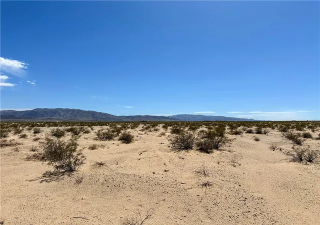 Homes for sale in 29 Palms, CA | 7 Cadiz Dr, 29 Palms, CA 92277 | MLS# JT26019607