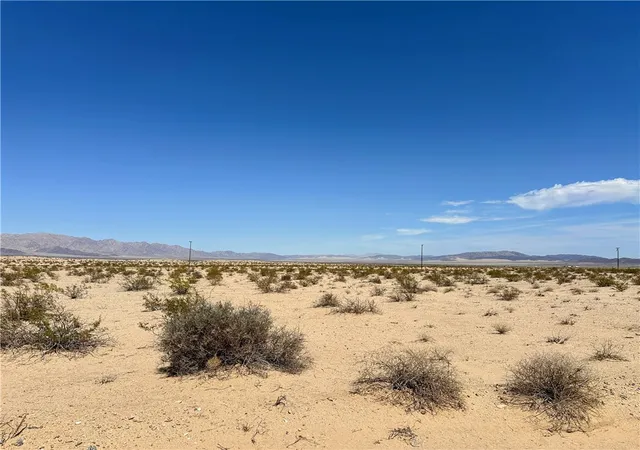 Homes for sale in 29 Palms, CA | 7 Cadiz Dr, 29 Palms, CA 92277 | MLS# JT26019607