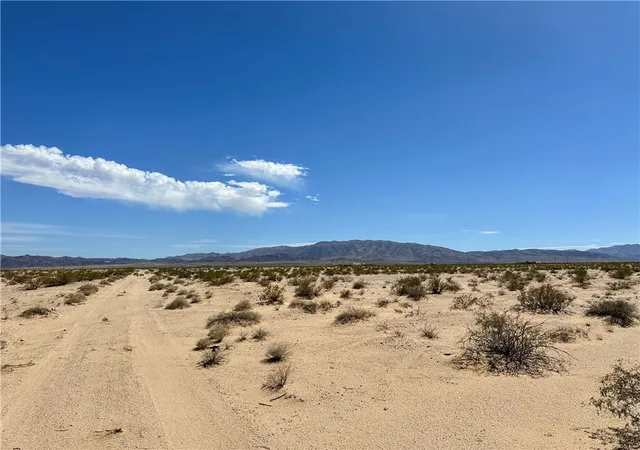Homes for sale in 29 Palms, CA | 7 Cadiz Dr, 29 Palms, CA 92277 | MLS# JT26019607