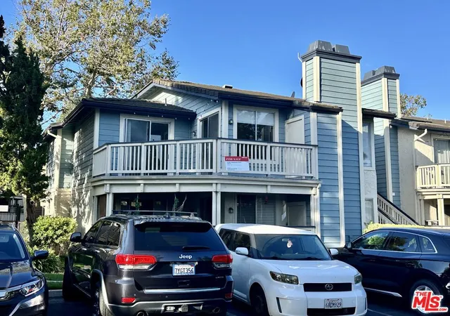 Listing Photo 1 - Condo for sale in building located at 2486 Pleasant Wy, Thousand Oaks, CA 91362 - Unit #H
