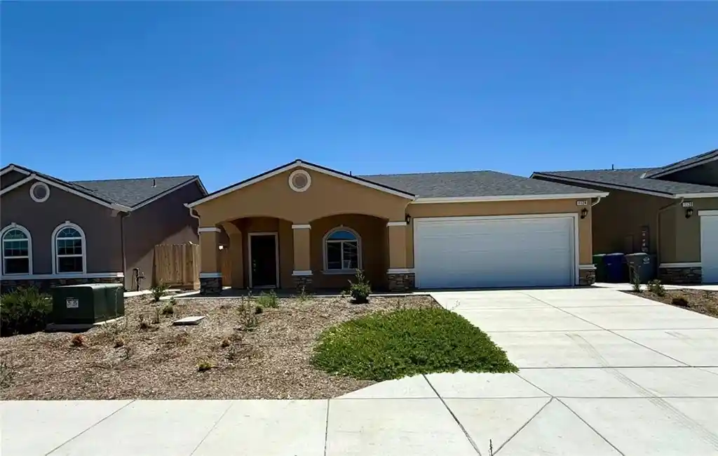 Photo 1 of Sale Pending at 1124 E Orange St, Avenal, CA 93204 | MLS# FR26019673 | Listing updated on 2026-10-21